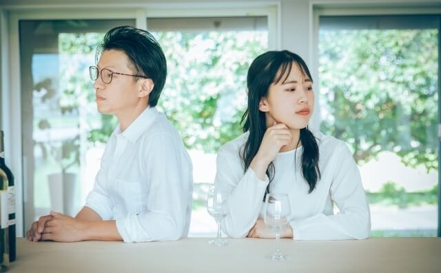 「結婚は人生の墓場」の意味や元ネタとは?